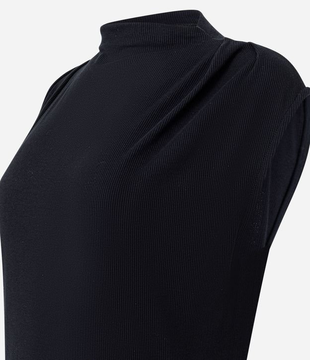 Blusa con Fruncido en el Hombro y Cuello Alto 6