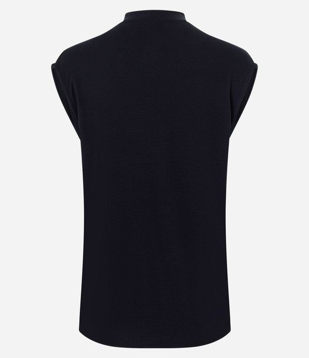 Blusa con Fruncido en el Hombro y Cuello Alto 7