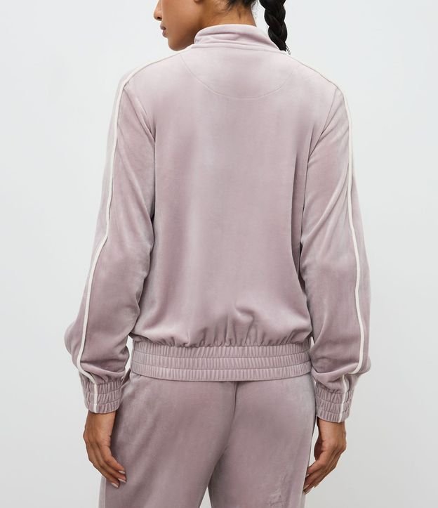 Campera Deportiva en Plush con Piping Contrastante 4