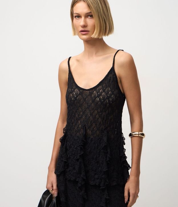 Blusa Rendada con Breteles Finos y Puntas Asimétricas