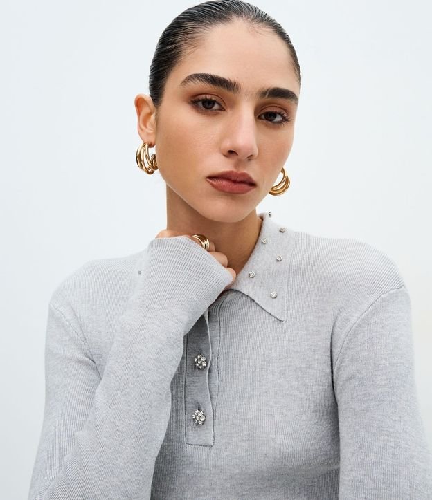 Blusa Polo en Tricot con Aplicación de Brillos en el Cuello 3