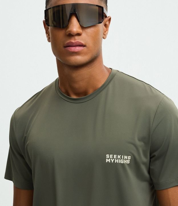 Remera Regular en Poliamida con Tecnologia Dry y Estampa Lettering Seeking My Highs 4