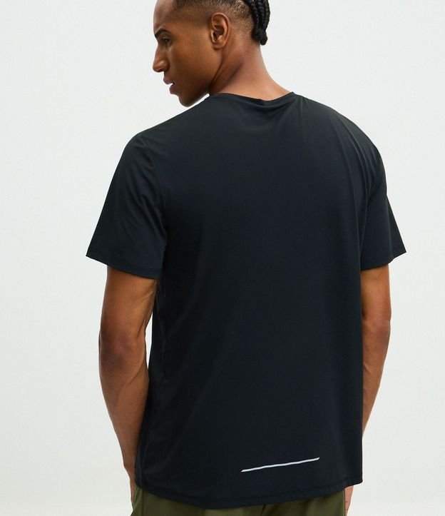 Remera Regular en Poliamida con Tecnologia Dry y Estampa Lettering Seeking My Highs 3
