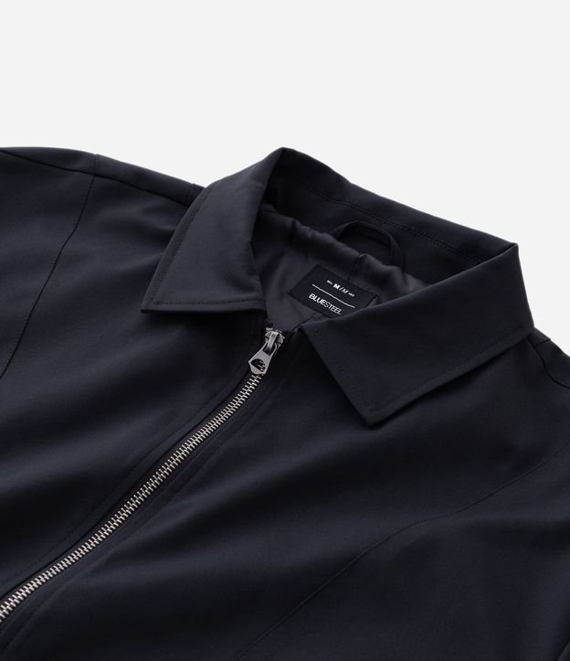 Campera Boxy con Elástico en el Ruedo y Recortes 10