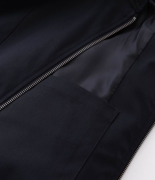 Campera Boxy con Elástico en el Ruedo y Recortes 11