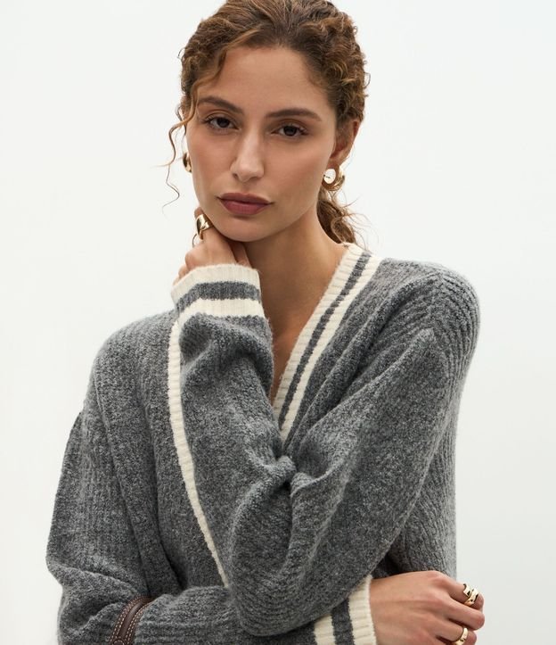 Cardigan Largo en Tricot con Bolsillos y Vivos Contrastantes 2