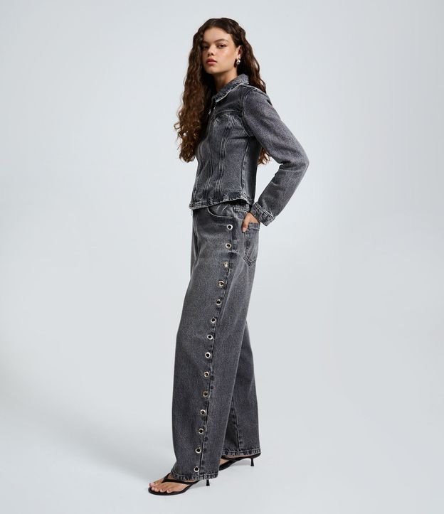 Pantalón Baggy en Jeans con Cintura Mediana y Ojales Laterales