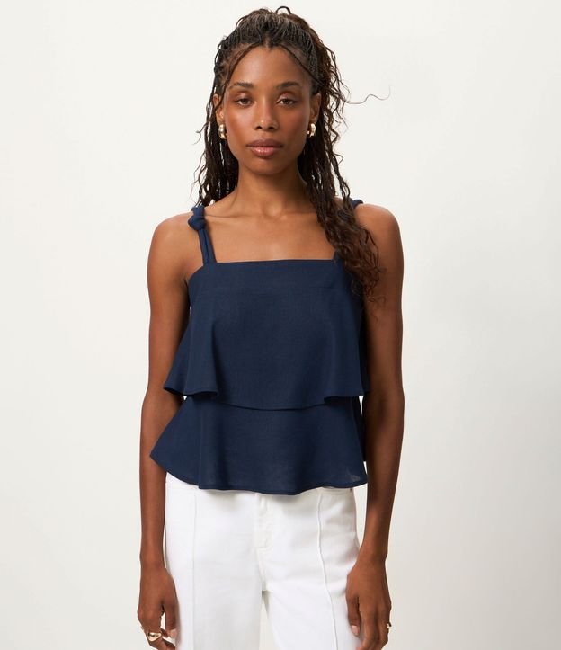 Blusa en Capas con Detalle de Nudo en el Bretel