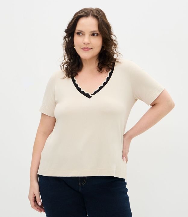 Blusa en Viscolycra con Cuello de Ondinha Curve & Plus Size