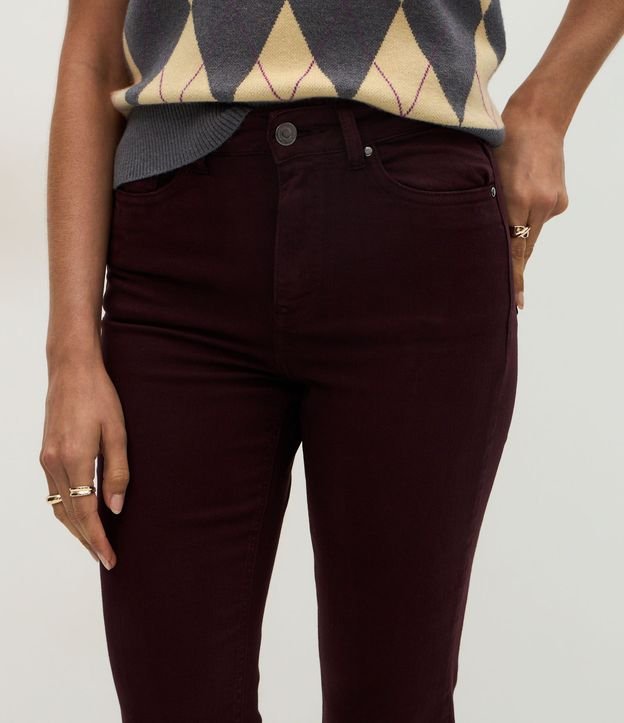 Pantalón Slim Cintura Mediana en Jeans con Elastano y Encaje 4