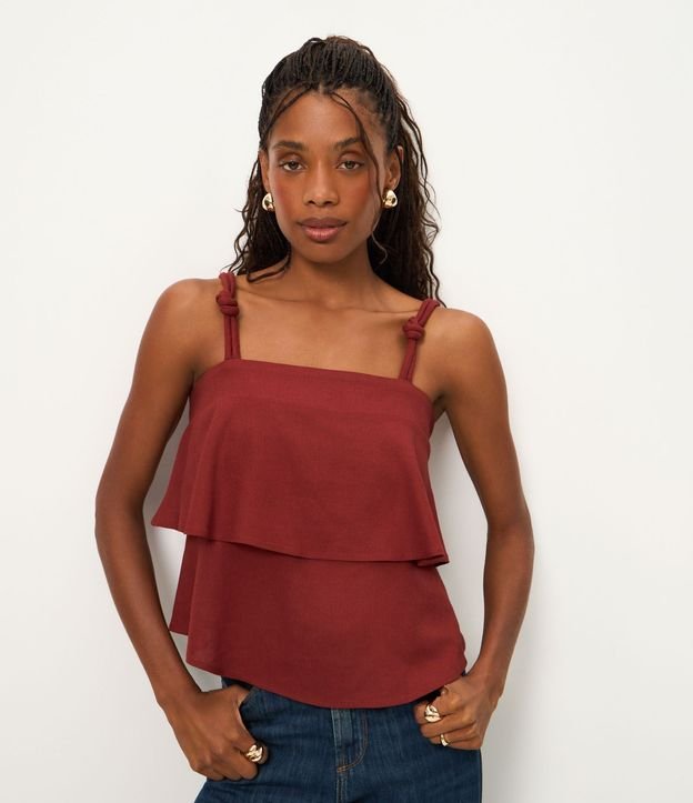 Blusa en Capas con Detalle de Nudo en el Bretel