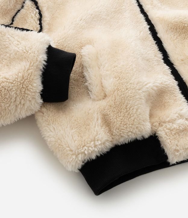 Campera Masculina Fleece con Detalles Contrastantes 11