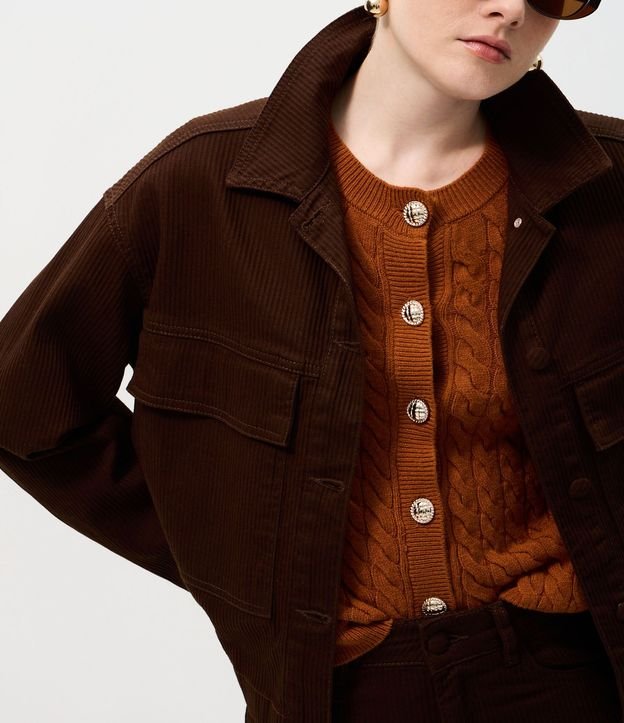 Campera en Sarga Acanalada con Cuello Padre y Bolsillos Delanteros 4