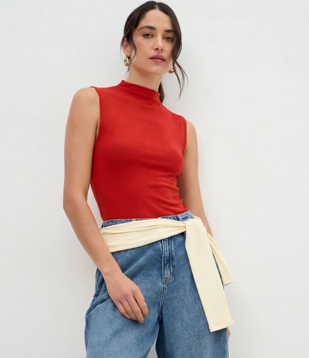 Blusa Regular de Modal con Cuello Alto