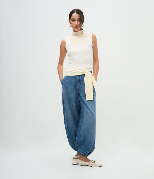 Blusa Regular de Modal con Cuello Alto 3
