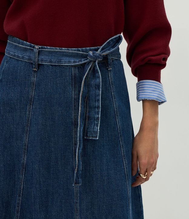 Pollera Evasê en Jeans con Cinturón y Recortes Longos 4