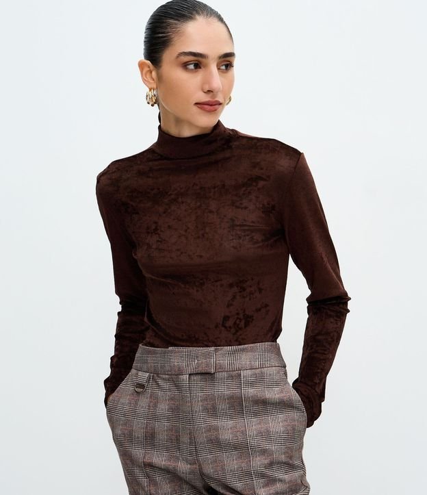 Blusa Manga Larga en Tule Atercipelado con Cuello Alto