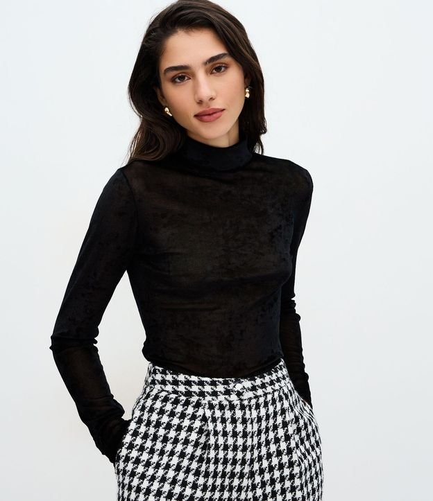 Blusa Manga Larga en Tule Atercipelado con Cuello Alto