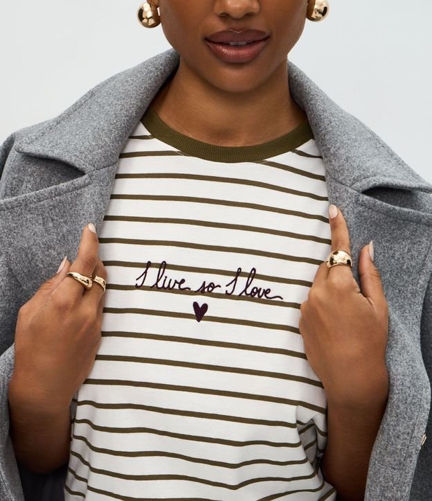 Remera Box en Algodón Rayada y Bordado I Live so I Love 3