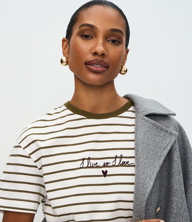 Remera Box en Algodón Rayada y Bordado I Live so I Love 4