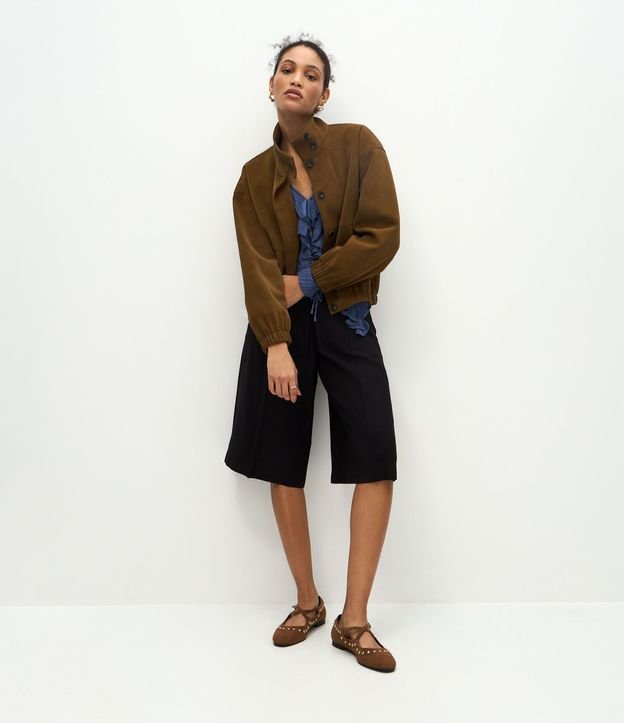 Campera en PU Texturizada con Abotonado Delantero 2