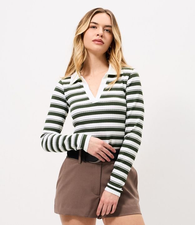 Blusa Seamless Rayada en Microfibra con Cuello Polo 1