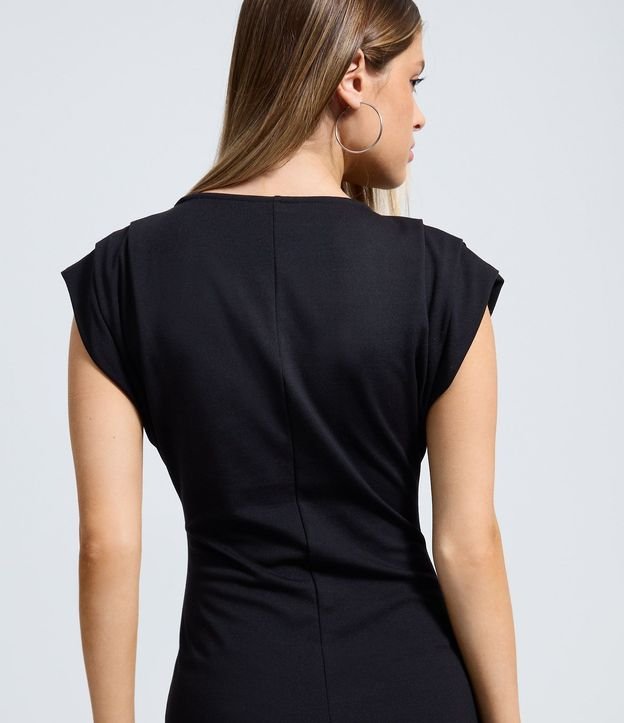 Vestido Corto en Punto Roma con Hombro Drapeado 4