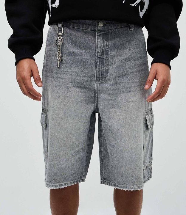 Bermuda Masculina Jeans Baggy Cargo con Detalle de Llavero 2