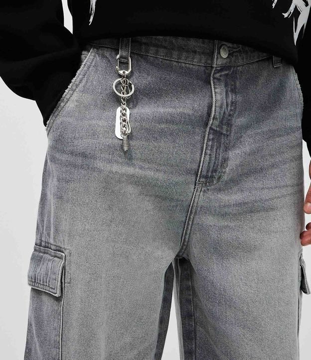 Bermuda Masculina Jeans Baggy Cargo con Detalle de Llavero 3