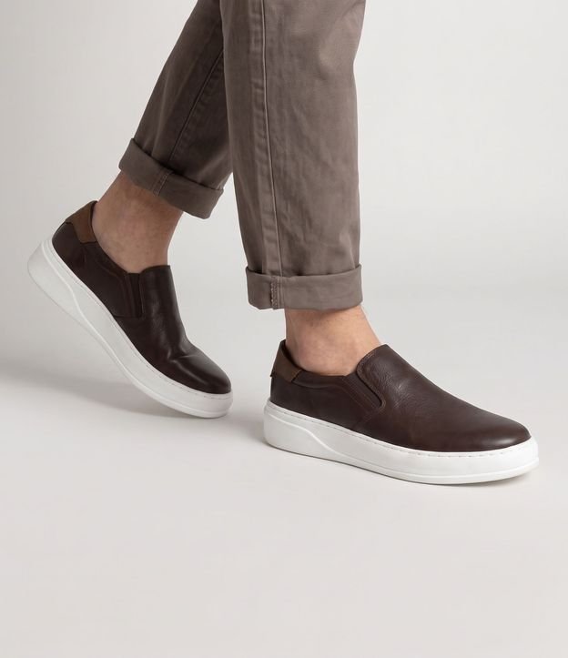 Championes Slip On en Cuero con Recortes