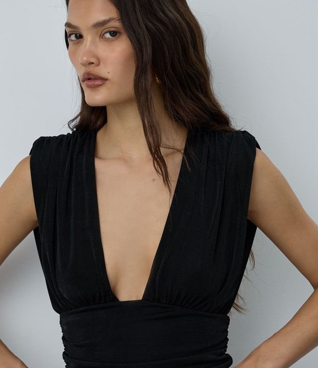 Blusa en Rib con Escote Profundo y Hombrera