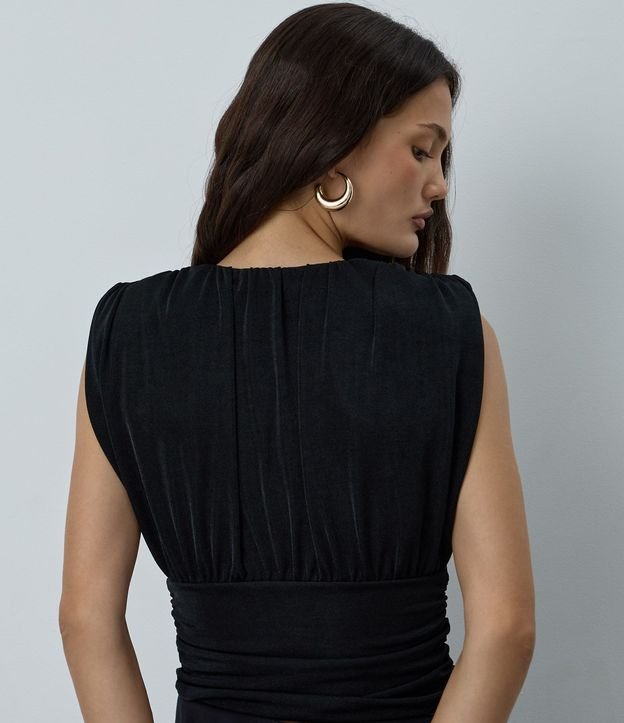 Blusa en Rib con Escote Profundo y Hombrera 4