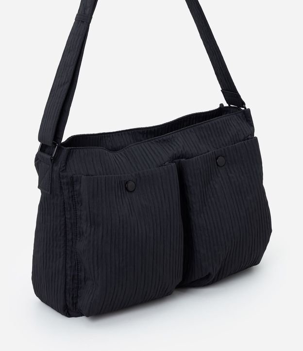 Cartera Masculina Messenger Texturizada con Bolsillos Delanteros 2