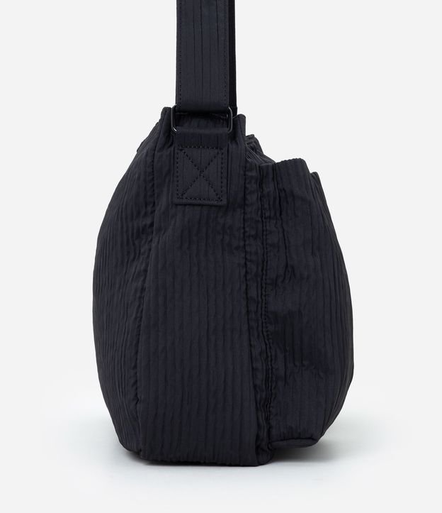 Cartera Masculina Messenger Texturizada con Bolsillos Delanteros 3