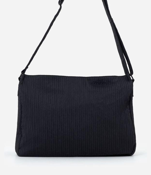 Cartera Masculina Messenger Texturizada con Bolsillos Delanteros 4