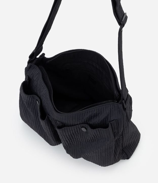Cartera Masculina Messenger Texturizada con Bolsillos Delanteros 7