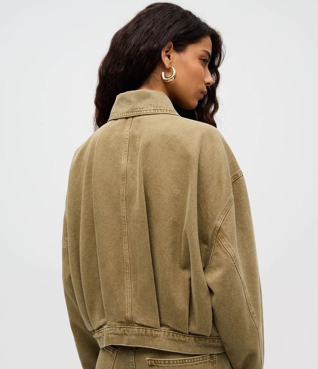 Campera Bomber en Jeans con Pliegues y Cuello Polo 5