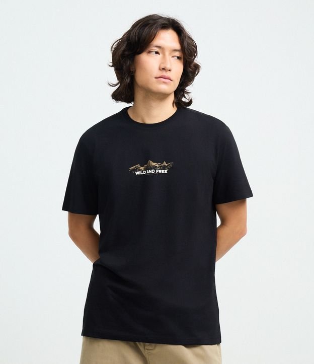 Remera en Media Malla Manga Corta con Lettering Wild and Free