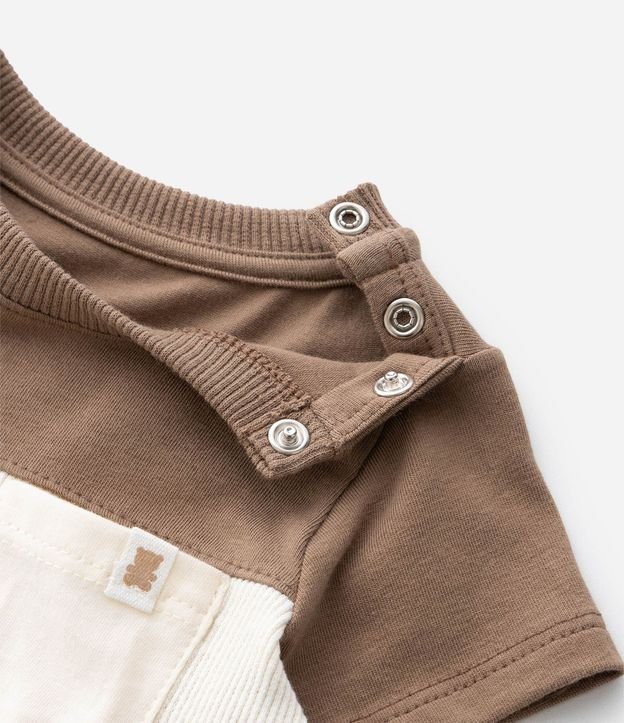 Body Bebé en Cotton Texturizado con Recorte y Bolsillo Pequeño  – Talle 0 a 18 Meses 6