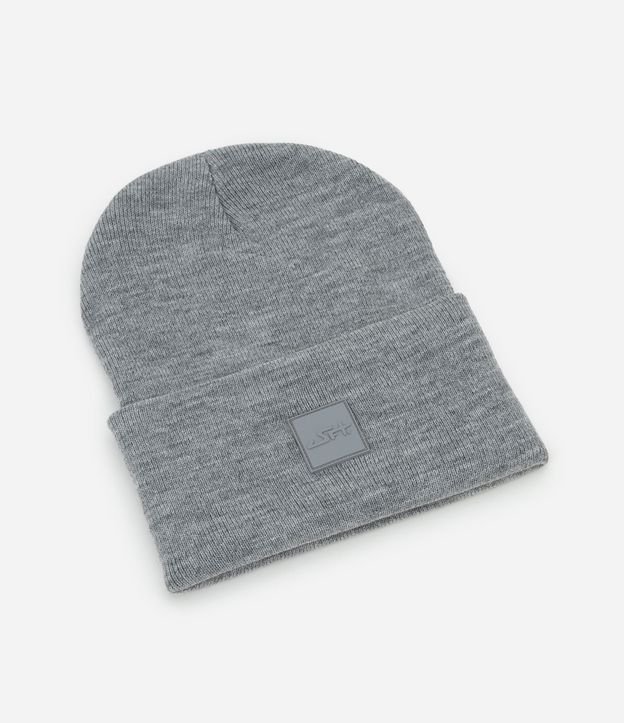 Gorro en Efecto Punto Liso con Etiqueta Gomosa