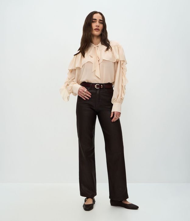 Pantalón Recto en Jeans Resinado con Cintura Alta 1