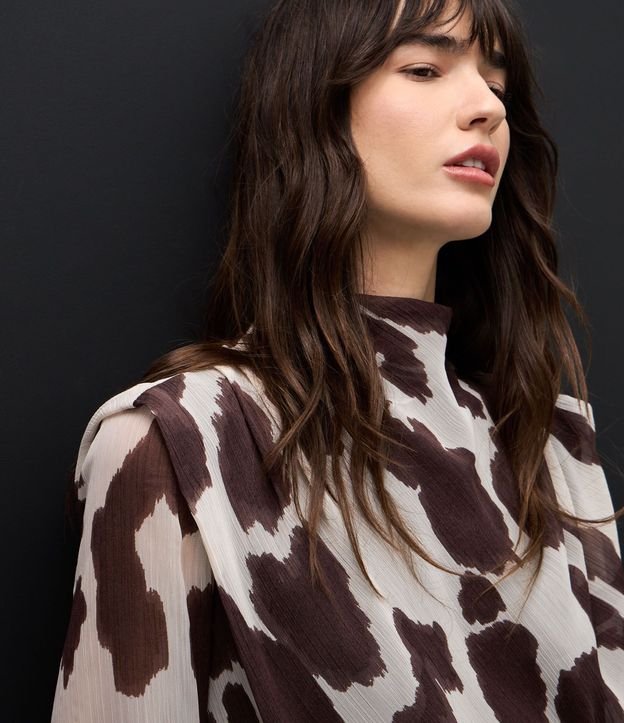 Blusa Manga Larga Animal Print con Cuello Alto 5