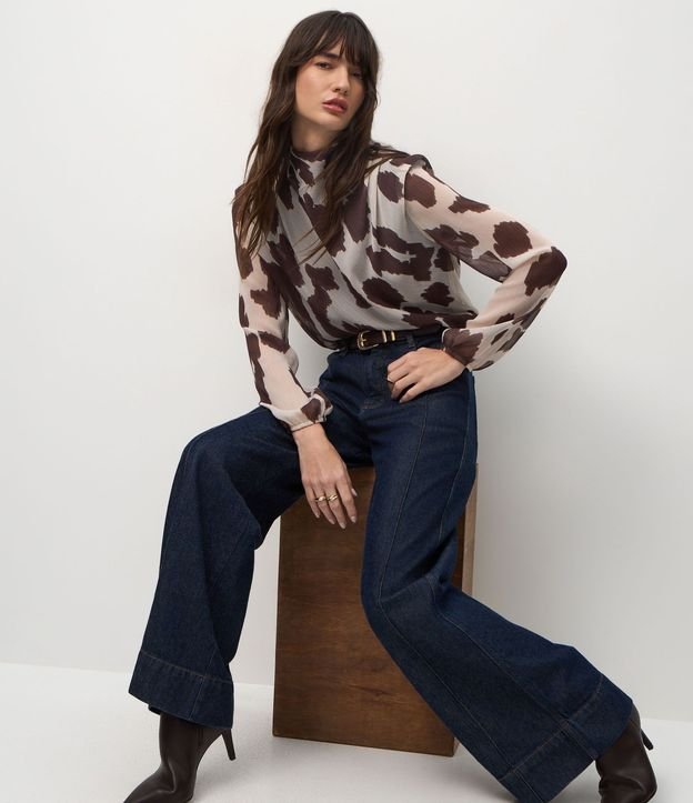 Blusa Manga Larga Animal Print con Cuello Alto 6