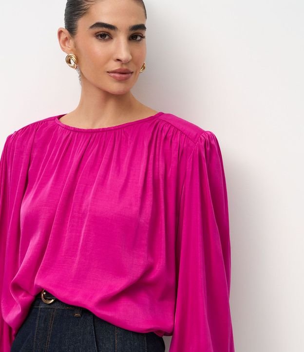 Blusa Amplia Satinada con Franzidos y Hombreras 3