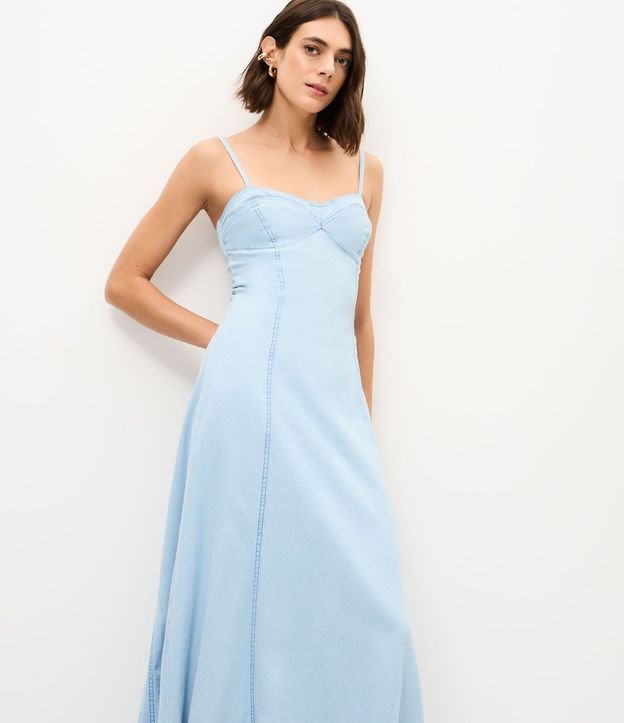 Vestido Largo en Jeans con Escote Corazón y Recortes 2