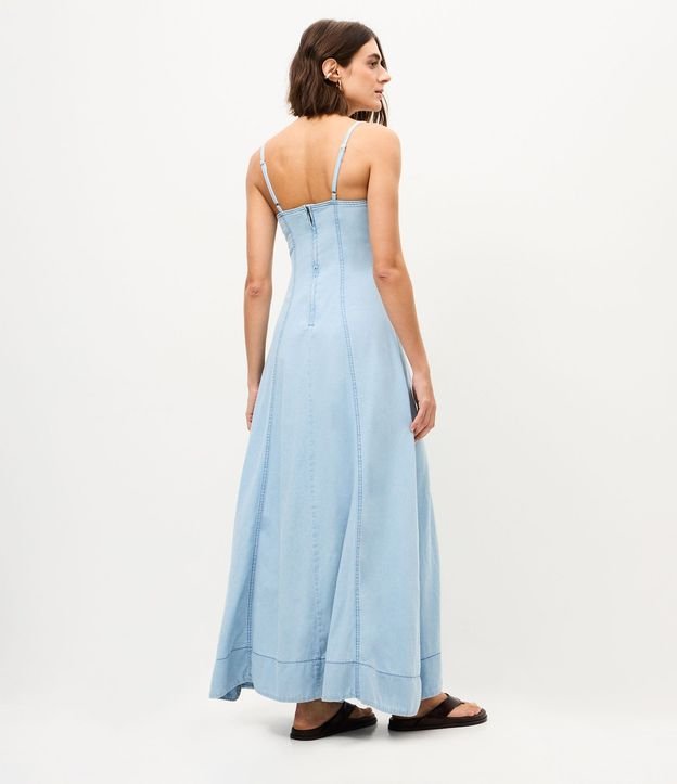 Vestido Largo en Jeans con Escote Corazón y Recortes 4