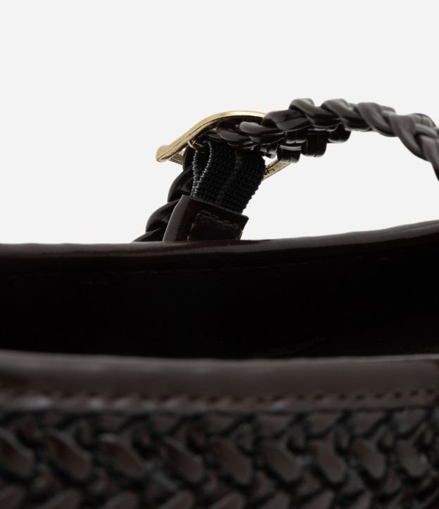 Zapatilla Metalizada con Textura Trenzada y Tira con Hebilla 5
