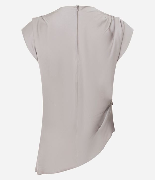 Blusa Satinada con Hombreras y Ruedo Asimétrico 6