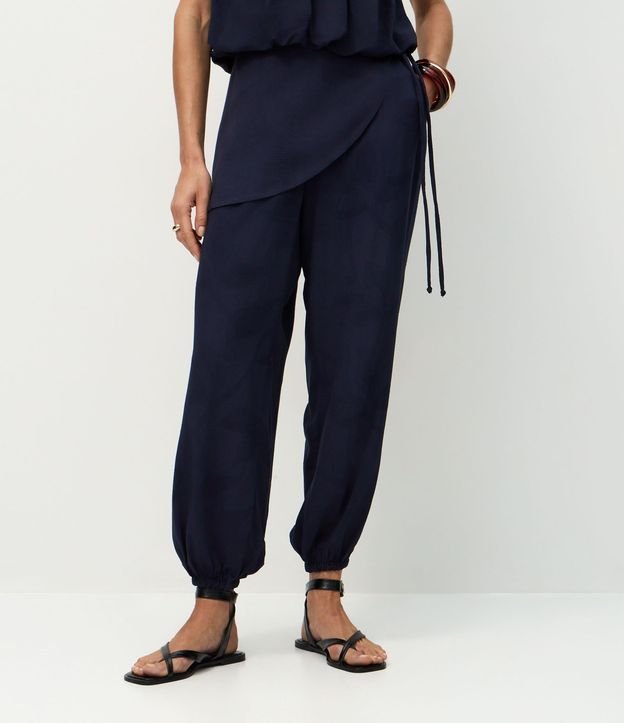 Pantalón Aladim en Jacquard con Canesú Asimétrica Sobrepuesta 4
