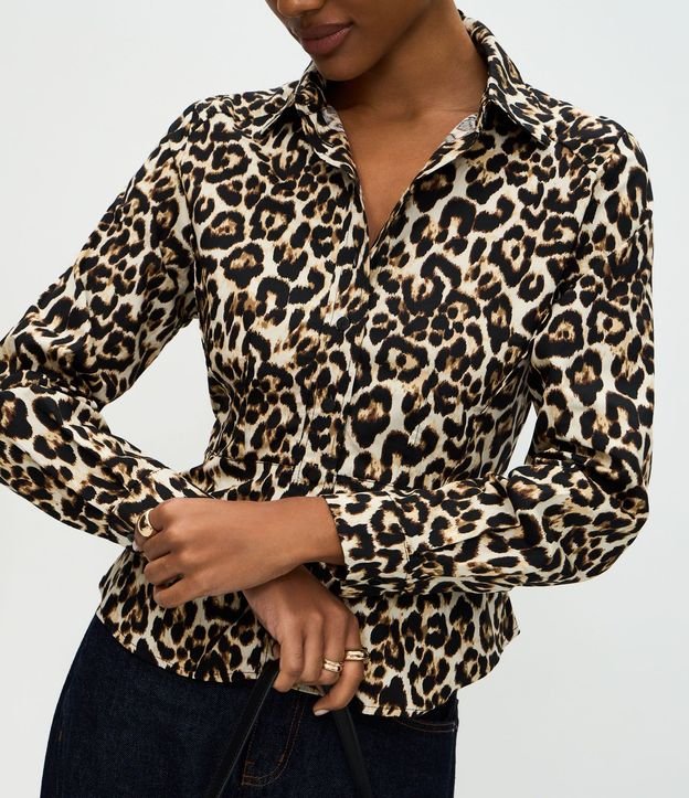 Camisa en Tricolina con Estampado Animal Print 4